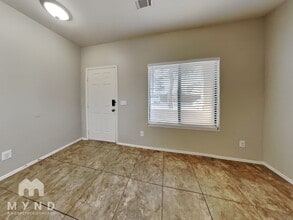 6315 S 25th Dr in Phoenix, AZ - Foto de edificio - Building Photo