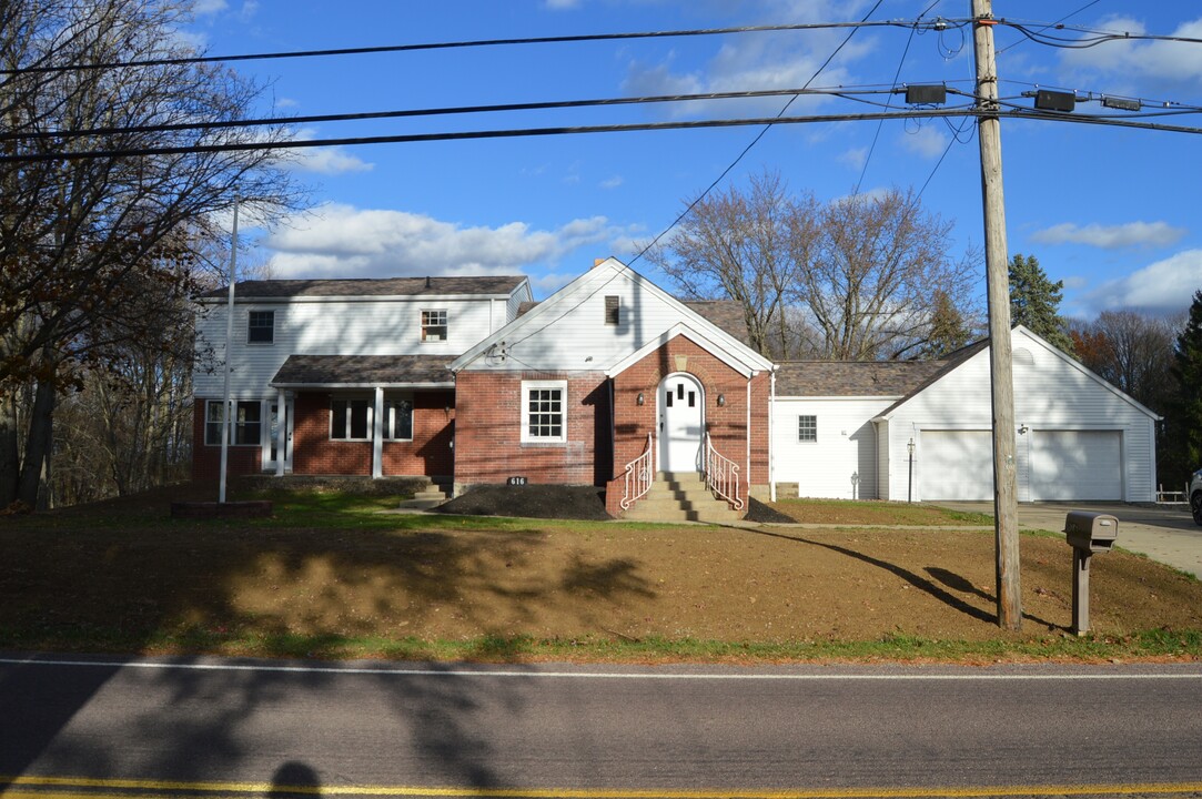 616 Sandy Hill Rd in Irwin, PA - Building Photo