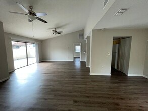 1880 N Crystal Lake Dr in Lakeland, FL - Building Photo - Building Photo