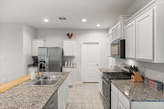 105 Greengate Dr in Boyd, TX - Foto de edificio - Building Photo