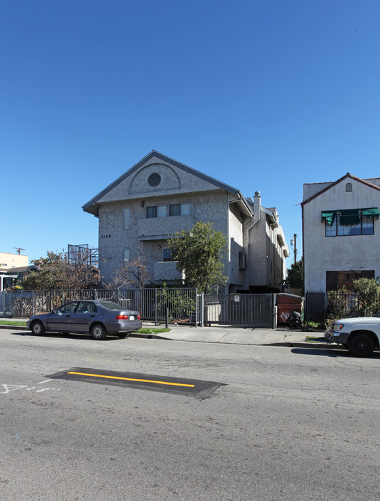 1144 N Edgemont St in Los Angeles, CA - Building Photo