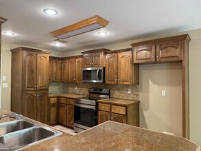 2110 Richland Park Dr in Bryant, AR - Building Photo - Building Photo