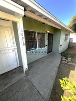 10023-10023 Felton Ave in Inglewood, CA - Building Photo