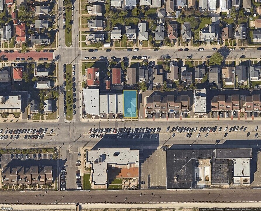 555 W Broadway in Long Beach, NY - Foto de edificio