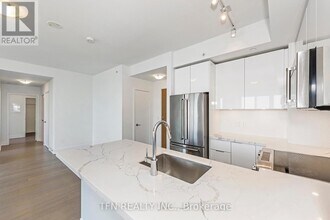 30-5730 Shore Breeze Dr in Toronto, ON - Building Photo - Building Photo