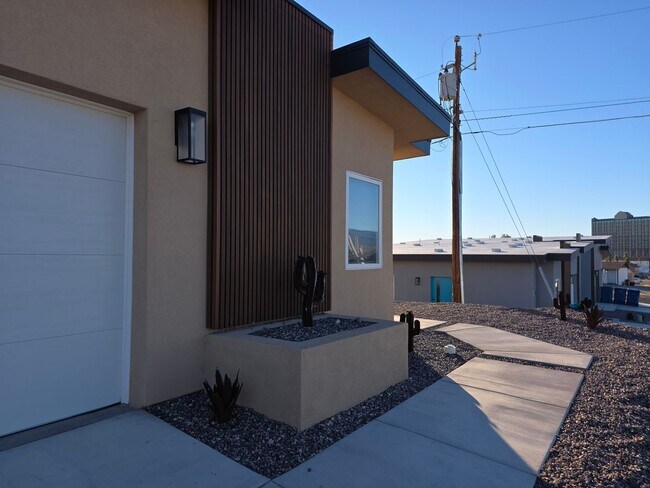 181 Hacienda Loop in Bullhead City, AZ - Building Photo - Building Photo