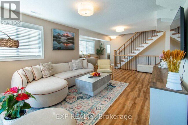 83 Goodwin Dr in Barrie, ON - Building Photo - Building Photo