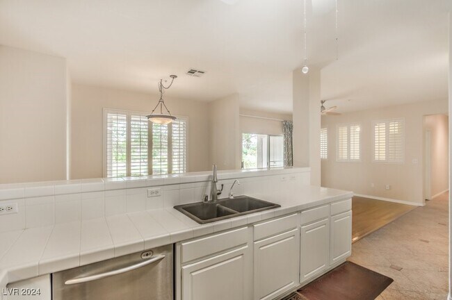 900 Duckhorn Ct in Las Vegas, NV - Building Photo - Building Photo