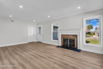 13 Red Hill Rd in Manchester Township, NJ - Building Photo - Building Photo