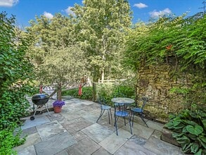 1310 Hollow Rd in Collegeville, PA - Foto de edificio - Building Photo