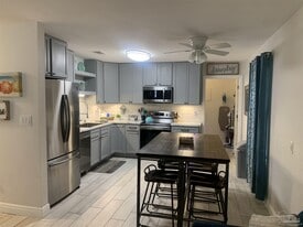 2866 Villa Woods Cir in Gulf Breeze, FL - Building Photo