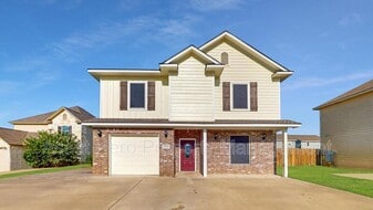 2830 Horseback Dr in College Station, TX - Building Photo