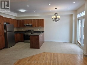 26 Openbay Gardens in Brampton, ON - Building Photo - Building Photo