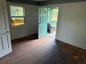 15 Kourt Dr in Eugene, OR - Building Photo - Building Photo