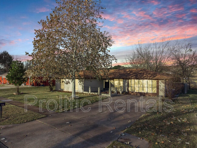 property at 610 Creek St