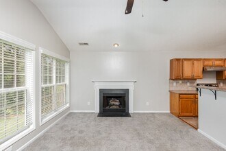 2017 Henniker St in Apex, NC - Building Photo - Building Photo