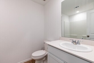 19513 Rosali Meadow Dr in Roman Forest, TX - Building Photo - Building Photo