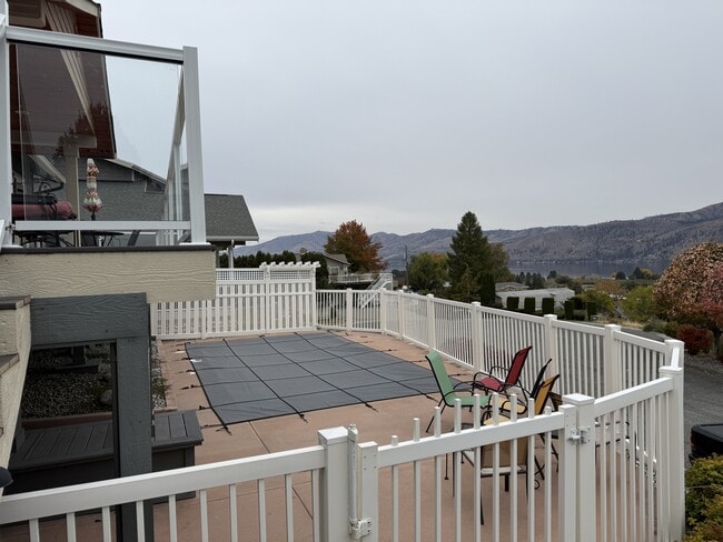 165 Coral St in Manson, WA - Building Photo - Building Photo