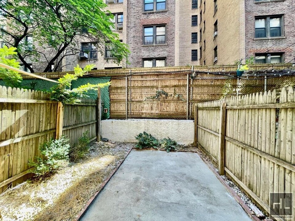 Avail 7/31: Video Incl! UES-E. 84, beautif in New York, NY - Building Photo