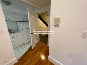 49 Gloucester St, Unit 1 in Boston, MA - Building Photo - Building Photo