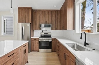 9596 SW 91st Ave in Portland, OR - Building Photo - Building Photo