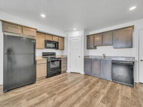 14844 S Trap Rock Way in Herriman, UT - Foto de edificio - Building Photo