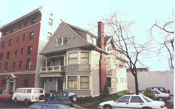 110 NW King Ave in Portland, OR - Foto de edificio - Building Photo