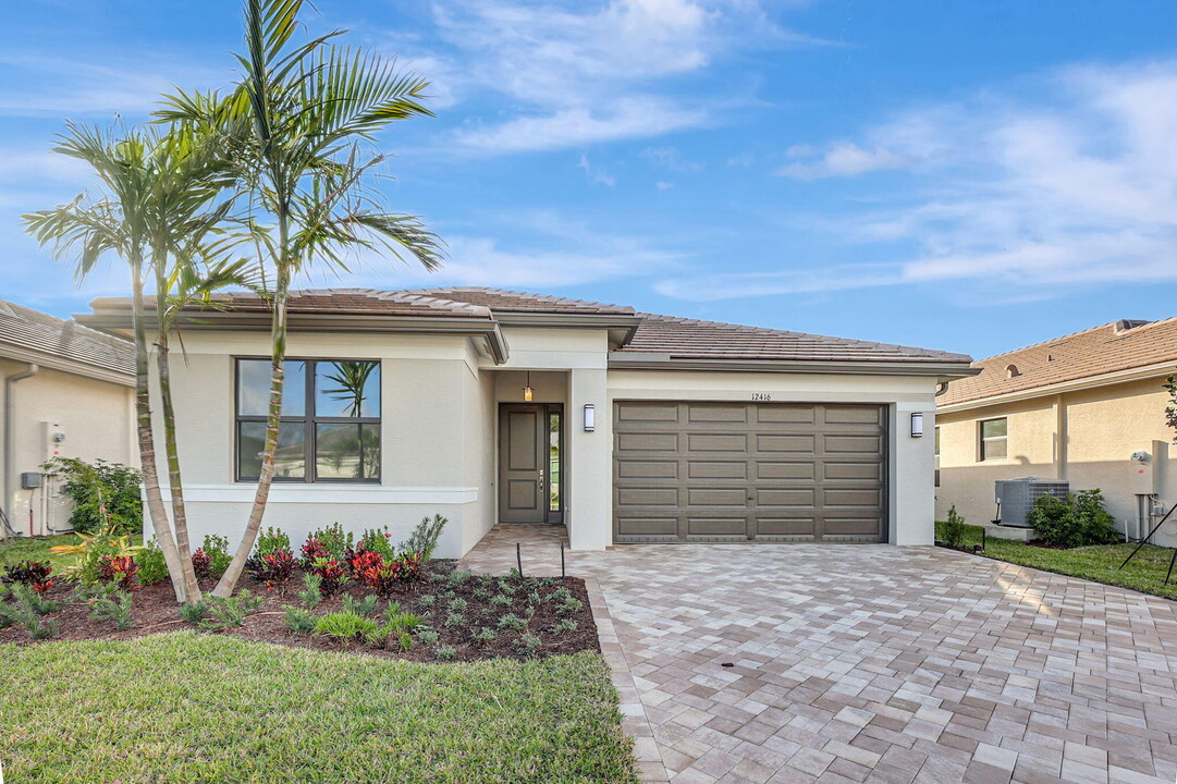 12416 SW Blue Mangrove Pkwy in Port St. Lucie, FL - Building Photo