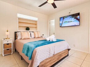 3672 NW 18th Ave in Oakland Park, FL - Building Photo - Building Photo