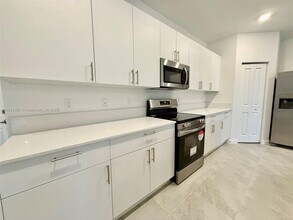 3032 Park Pl in Dania Beach, FL - Building Photo - Building Photo