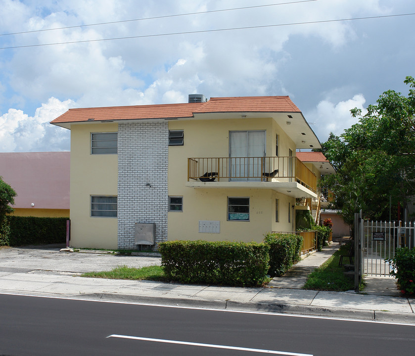 453 SW 7th St in Miami, FL - Building Photo