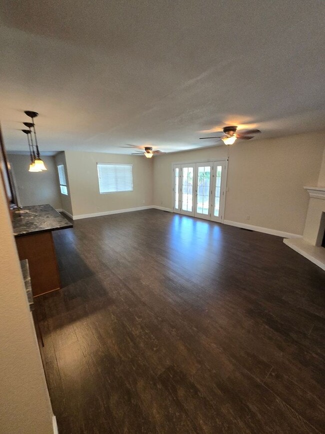 484 Cabernet Ct in Escalon, CA - Building Photo - Building Photo
