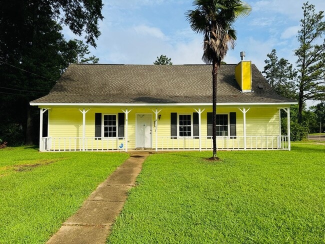 property at 697 Chatsworth Dr
