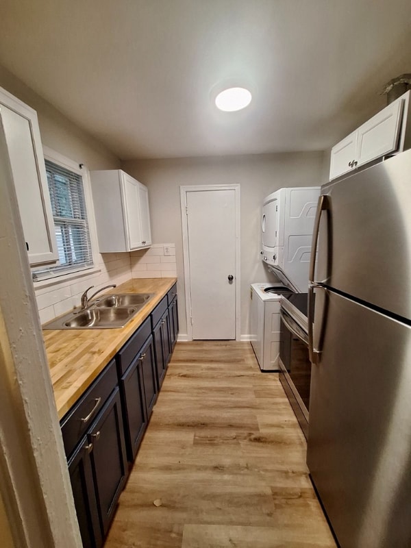 property at 2734 Lakehurst Ave