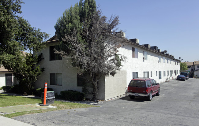 17425 Arrow Blvd in Fontana, CA - Building Photo - Building Photo