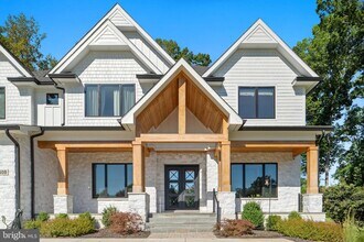 608 Walker Rd in Great Falls, VA - Building Photo - Building Photo
