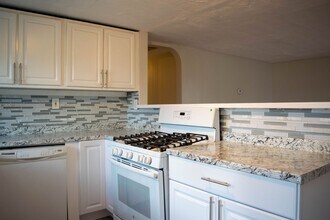 25 South End Rd in East Haven, CT - Building Photo - Building Photo