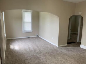 2100 N Weinbach Ave in Evansville, IN - Building Photo - Building Photo