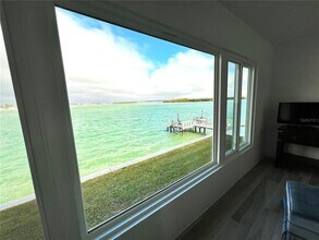 250 126th Ave in Treasure Island, FL - Building Photo - Building Photo