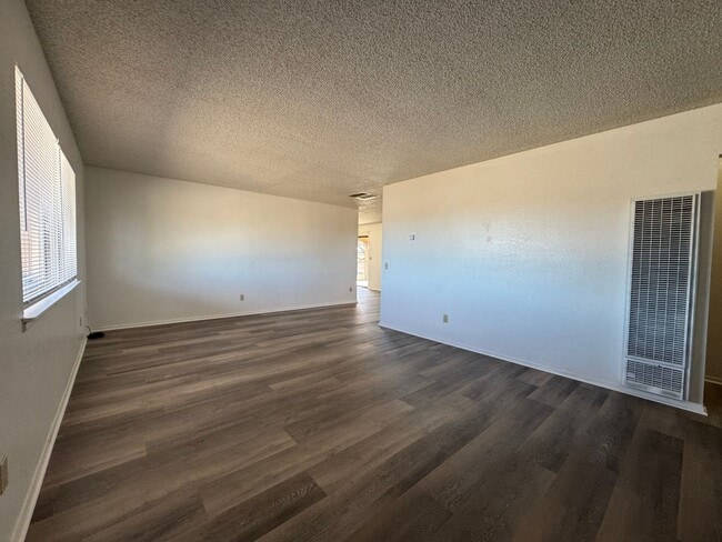 13860 Navarro Dr in Victorville, CA - Building Photo - Building Photo