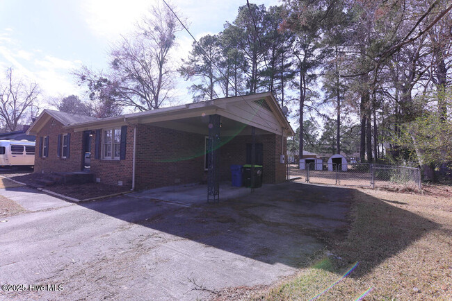 2530 Vernon Ave in Winterville, NC - Building Photo - Building Photo