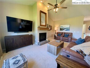 419 E Landing Dr in Jefferson, NC - Building Photo - Building Photo