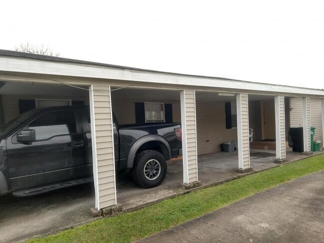 1528 Avenue A in Marrero, LA - Foto de edificio - Building Photo