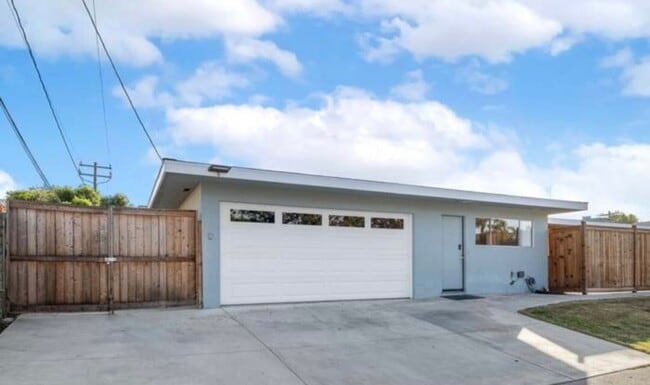 424 St Andrews Rd in Newport Beach, CA - Building Photo - Building Photo