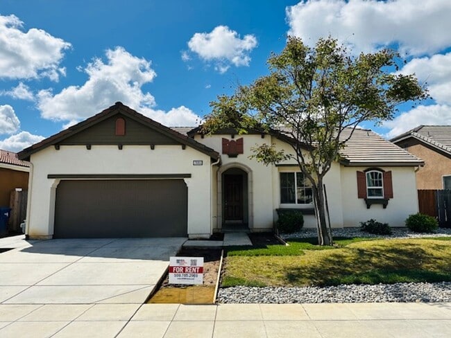 property at 7605 E Giavanna Ave