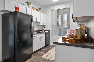 Envision in Mesa, AZ - Foto de edificio - Building Photo