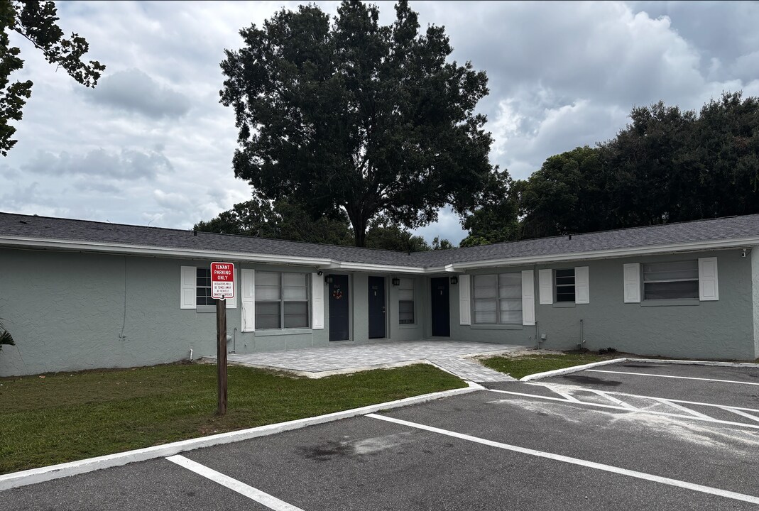 805 Ocean St in Kissimmee, FL - Building Photo