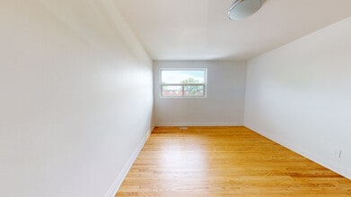 Brant Street in Burlington, ON - Building Photo - Building Photo