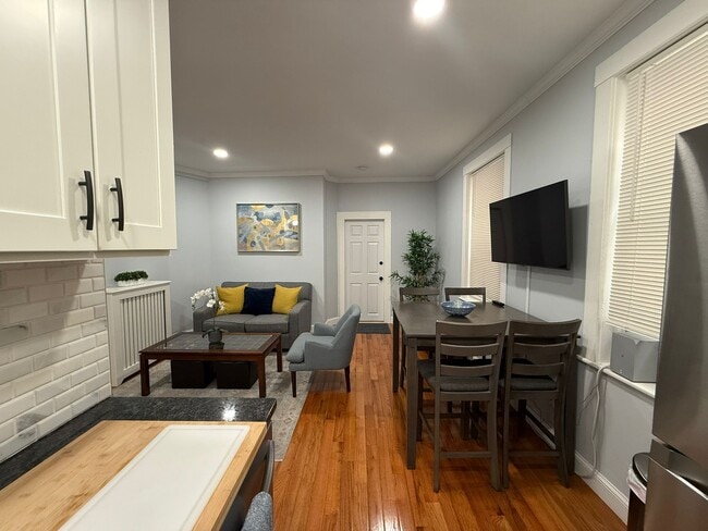 32 Reedsdale St, Unit 2 in Boston, MA - Building Photo - Building Photo