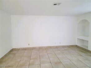 6932 Kilgore Dr, Unit A in Las Vegas, NV - Foto de edificio - Building Photo
